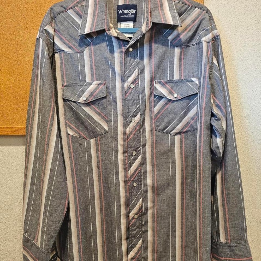 Vintage Wrangler Pearl button-up with long sleeves Size 16‎ 1/2 x 35 Large